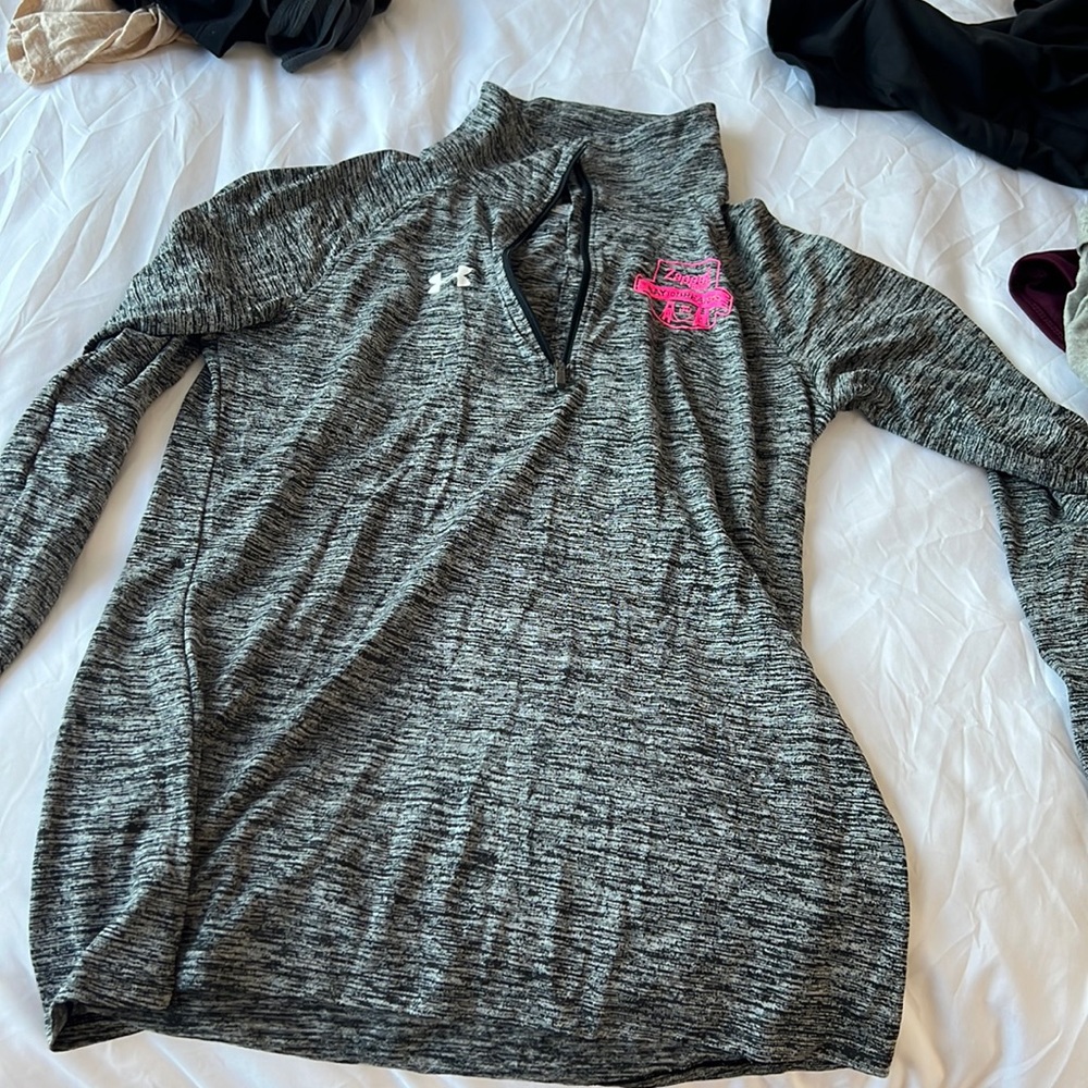 Womens underarmour 1/4 zip size XS grey